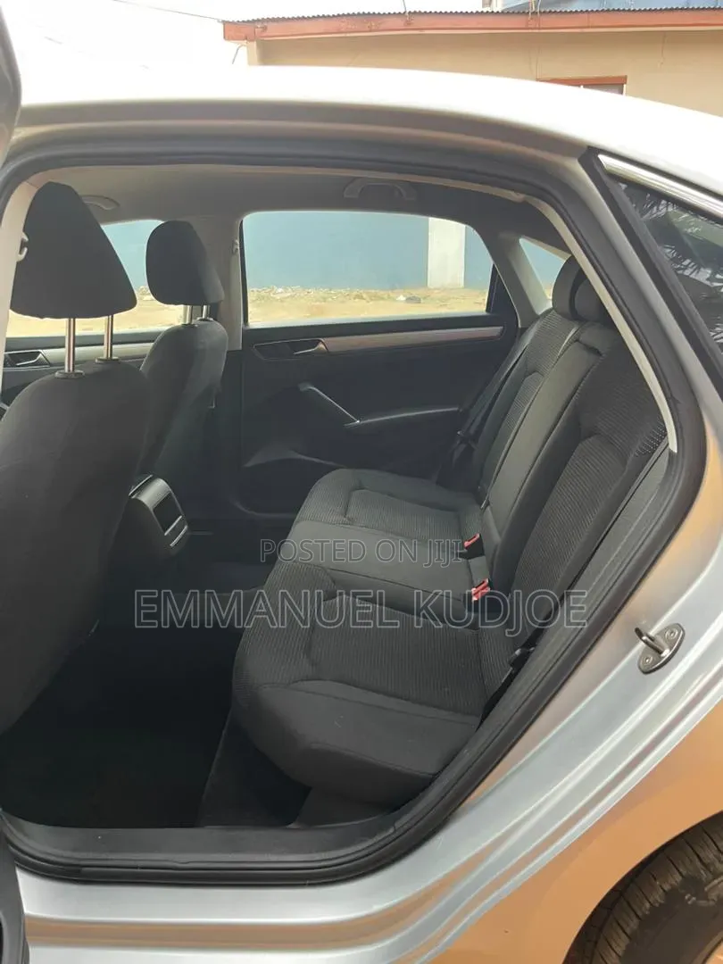 Volkswagen Passat 1.8T R-Line 4dr Sedan (1.8L 4cyl) 2017 Silver