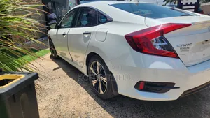 Honda Civic Touring Sedan 2018 White