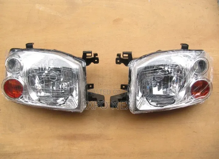 Nissan Hard Body D22 Headlight