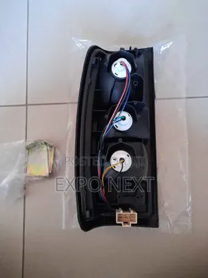 Nissan Hard Body D22 Tail Light