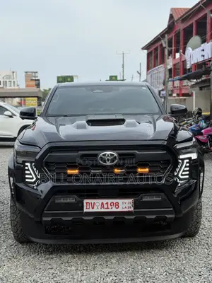 Toyota Tacoma 2024 Black