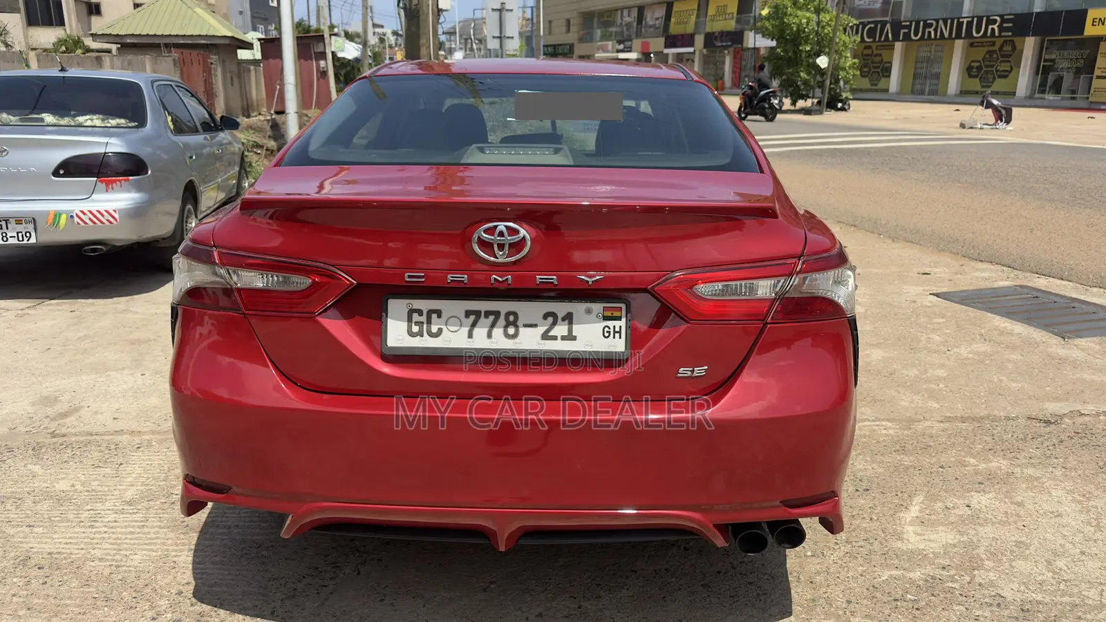 Toyota Camry SE FWD (2.5L 4cyl 8AM) 2018 Red