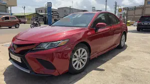 Toyota Camry SE FWD (2.5L 4cyl 8AM) 2018 Red
