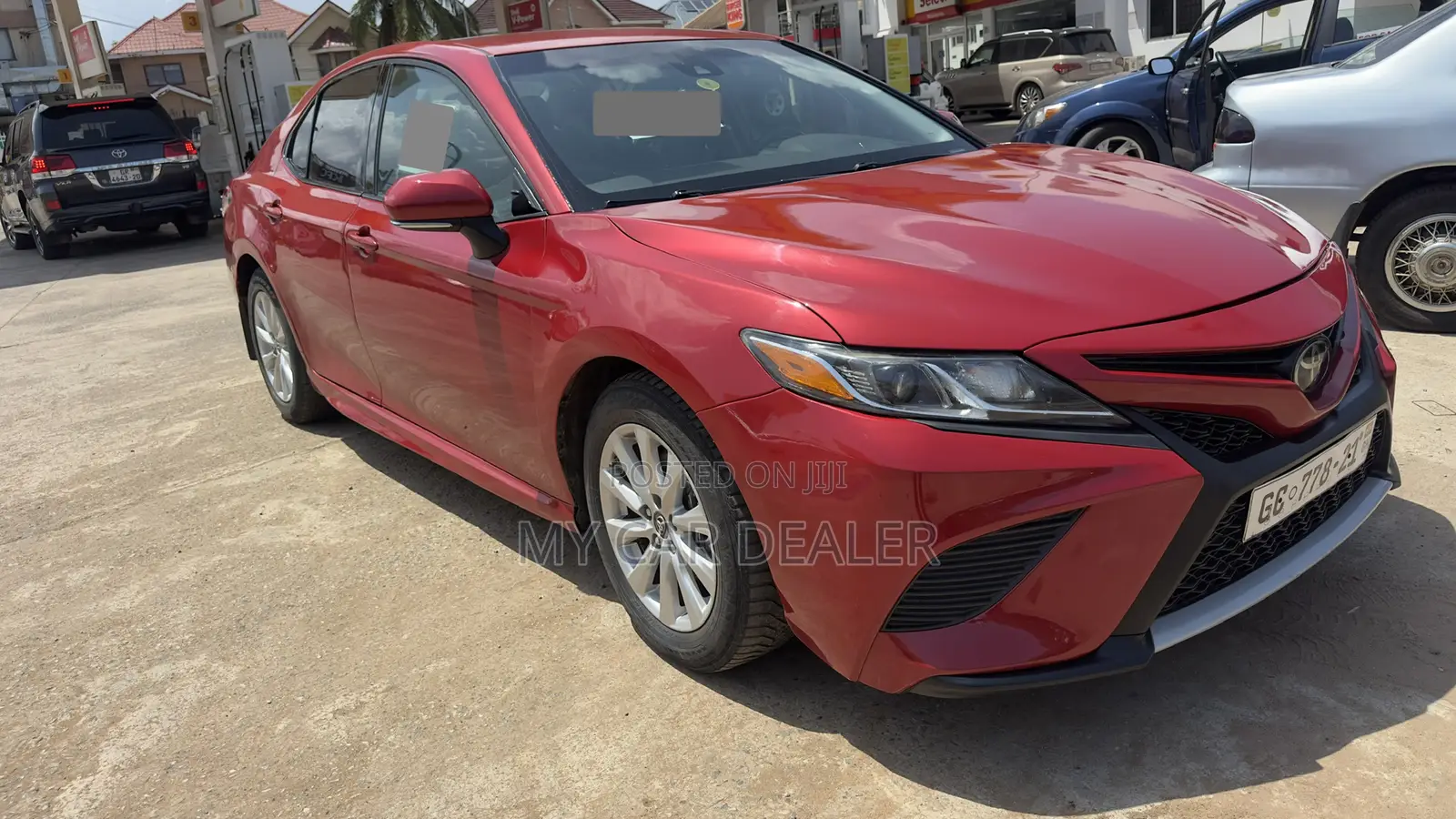 Toyota Camry SE FWD (2.5L 4cyl 8AM) 2018 Red