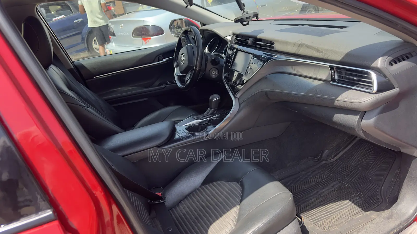 Toyota Camry SE FWD (2.5L 4cyl 8AM) 2018 Red