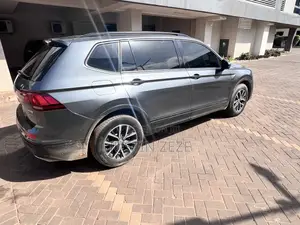 Volkswagen Tiguan SE R-Line Black 2024 Teal