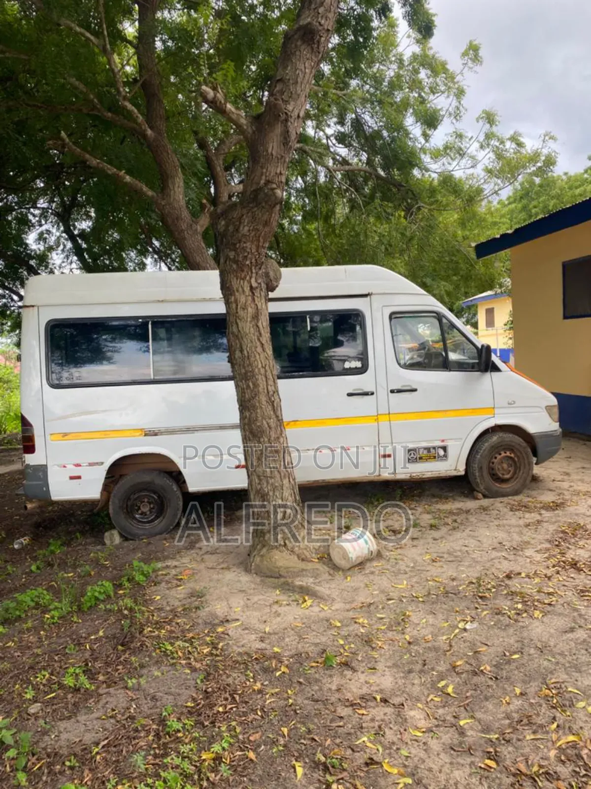 Mercedes-Benz Sprinter 2000 White