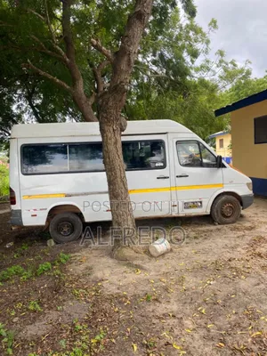 Mercedes-Benz Sprinter 2000 White