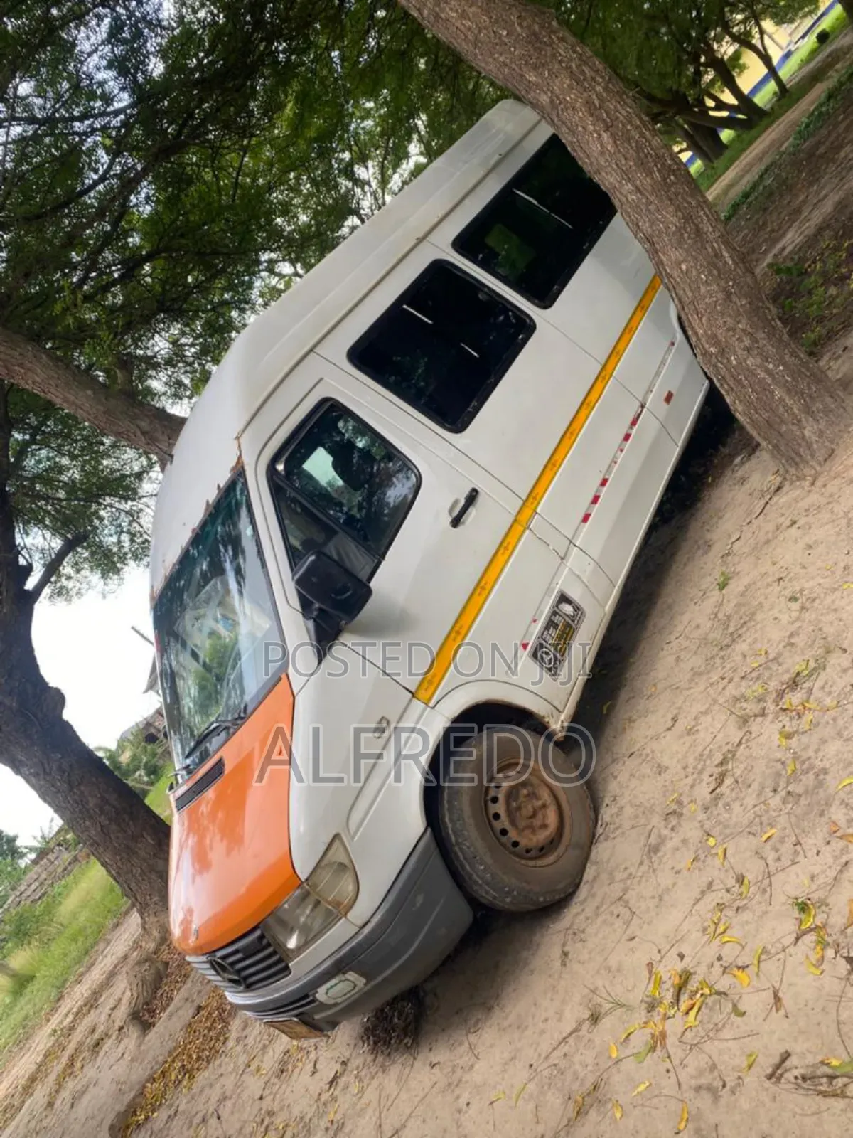 Mercedes-Benz Sprinter 2000 White