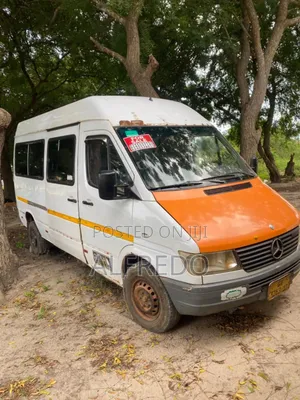 Mercedes-Benz Sprinter 2000 White