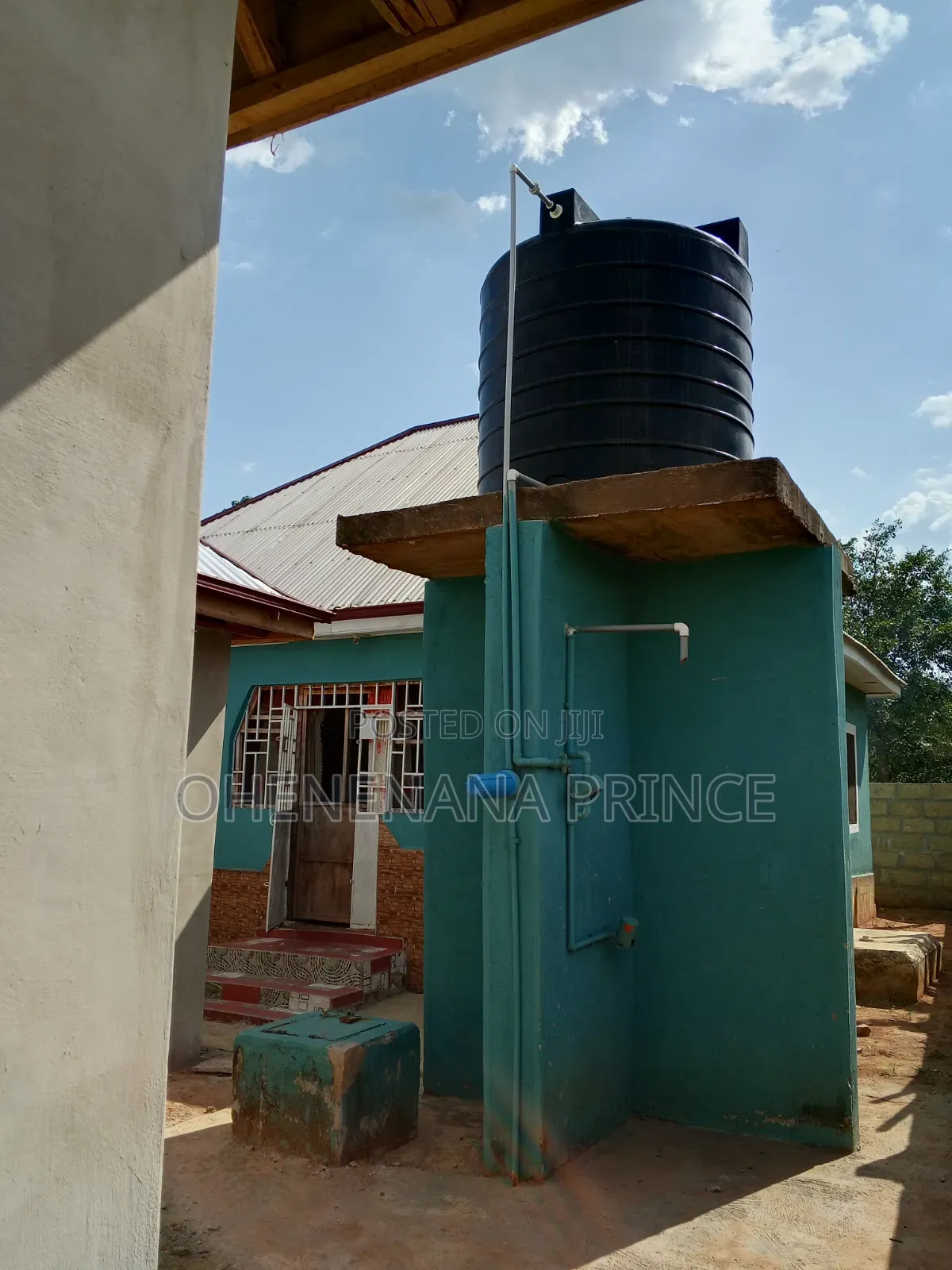 11bdrm House in Bomiriso, Asante Akim Central Municipal for sale