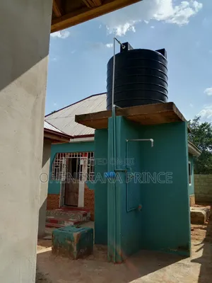 11bdrm House in Bomiriso, Asante Akim Central Municipal for sale