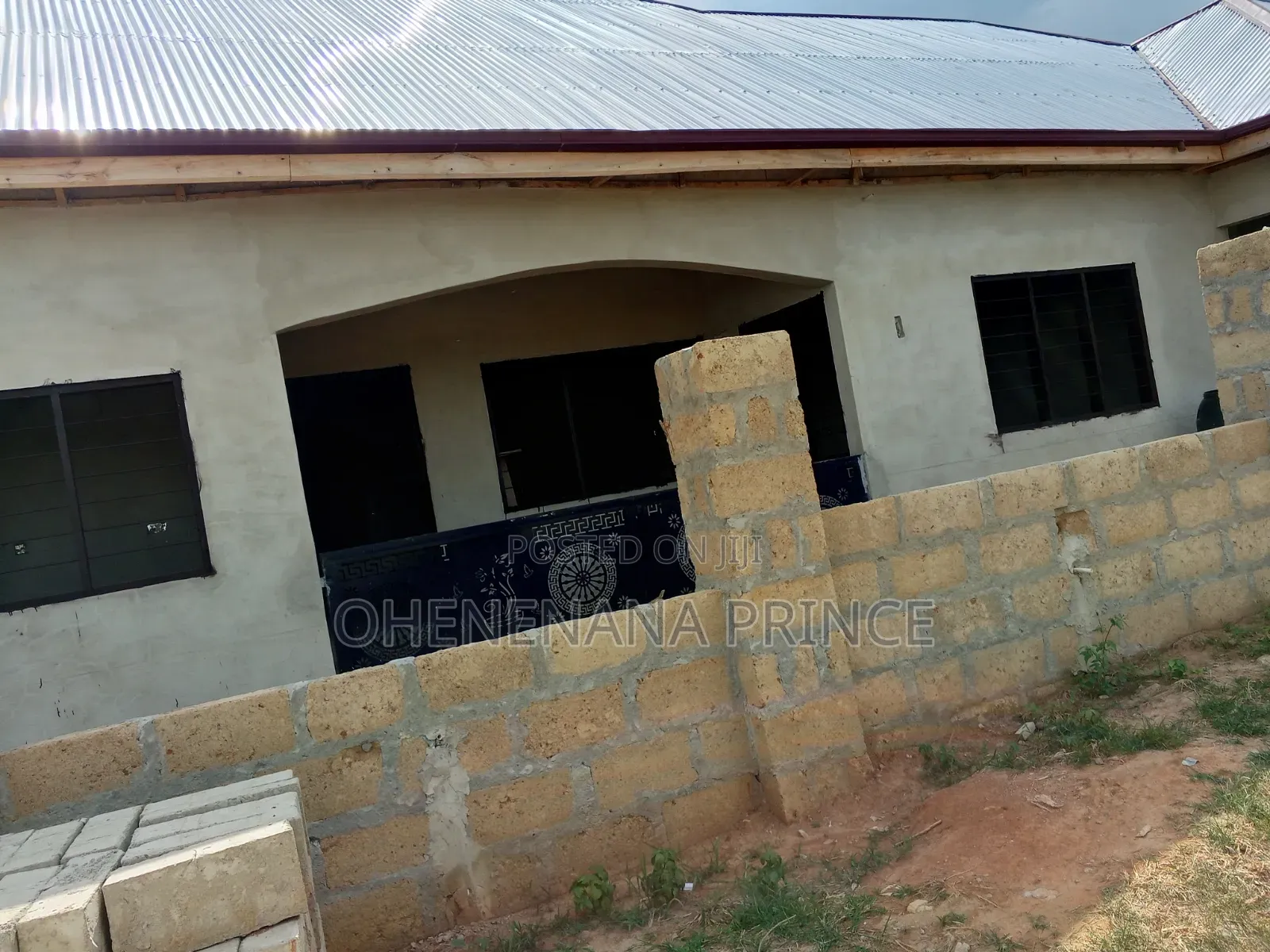 11bdrm House in Bomiriso, Asante Akim Central Municipal for sale