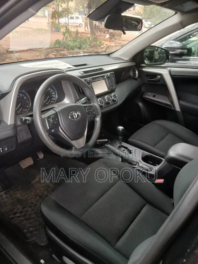 Toyota RAV4 LE 4dr SUV AWD (2.5L 4cyl 6A) 2018 Black
