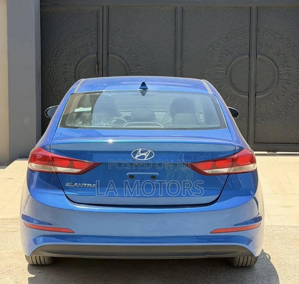 Hyundai Elantra 2017 Blue