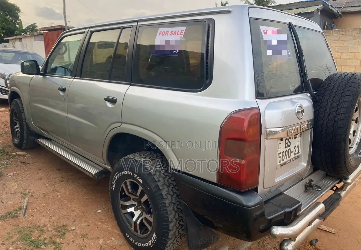 Nissan Patrol 2015 Silver