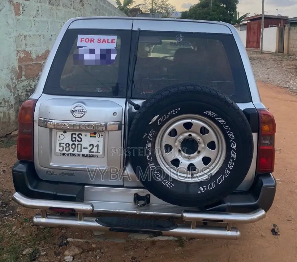 Nissan Patrol 2015 Silver