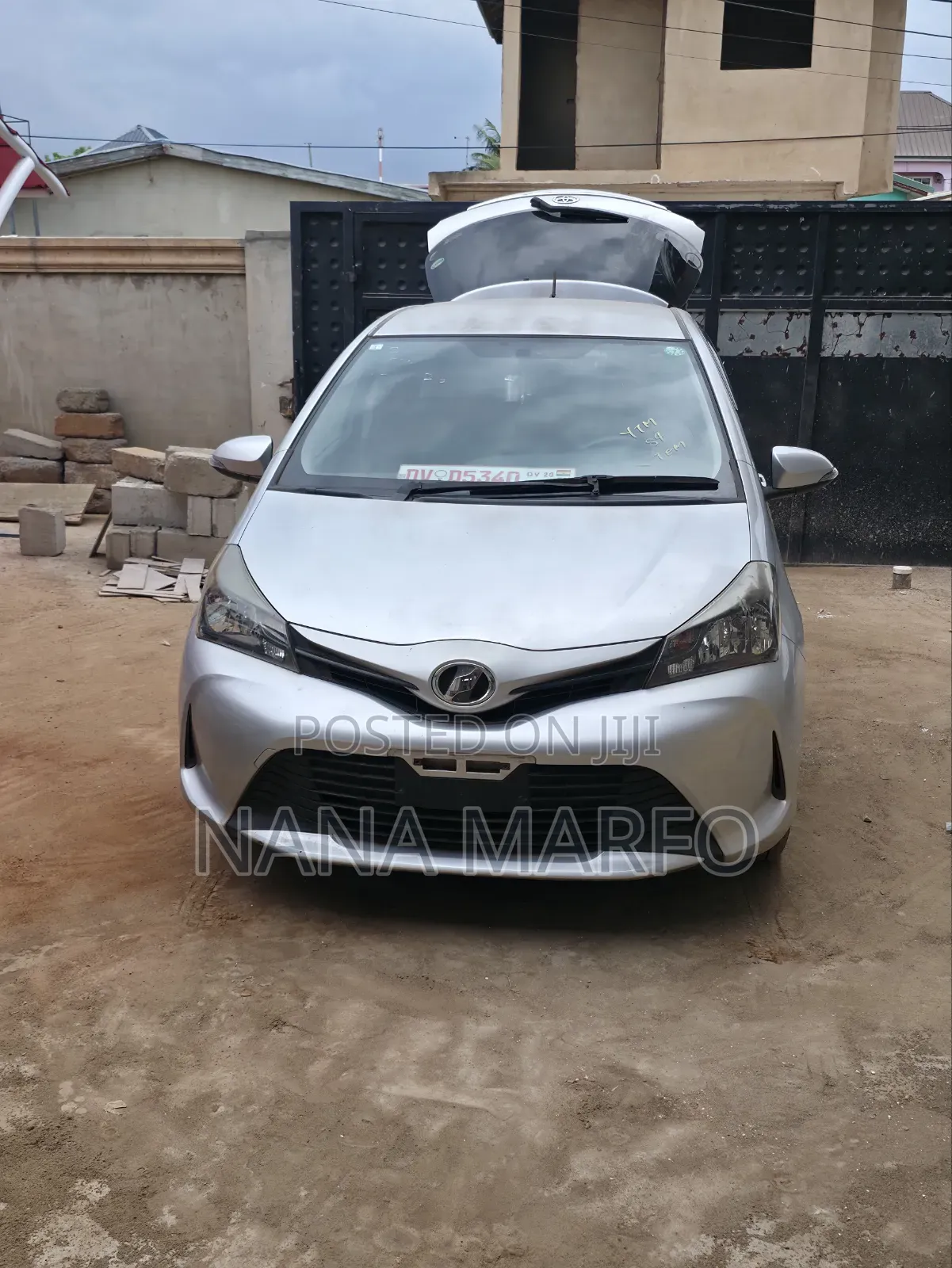 Toyota Vitz 1.3 FWD 5dr 2016 Silver