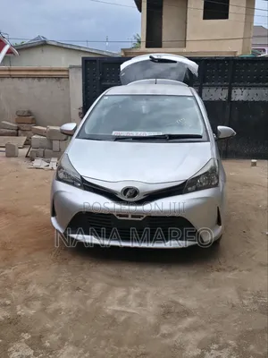 Toyota Vitz 1.3 FWD 5dr 2016 Silver