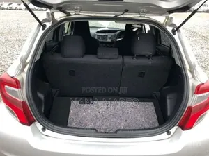 Toyota Vitz 1.3 FWD 5dr 2016 Silver