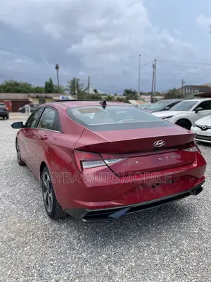 Hyundai Elantra 2022 Red