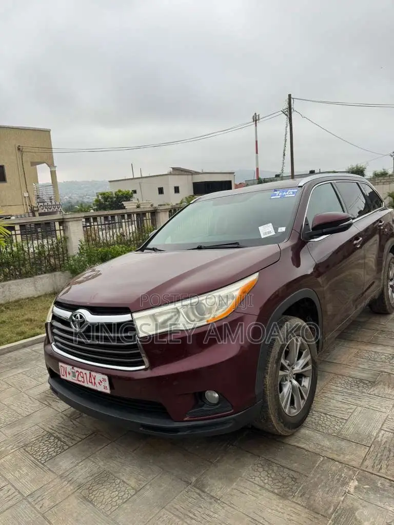 Toyota Highlander XLE 4dr SUV AWD (3.5L 6cyl 6A) 2014 Beige