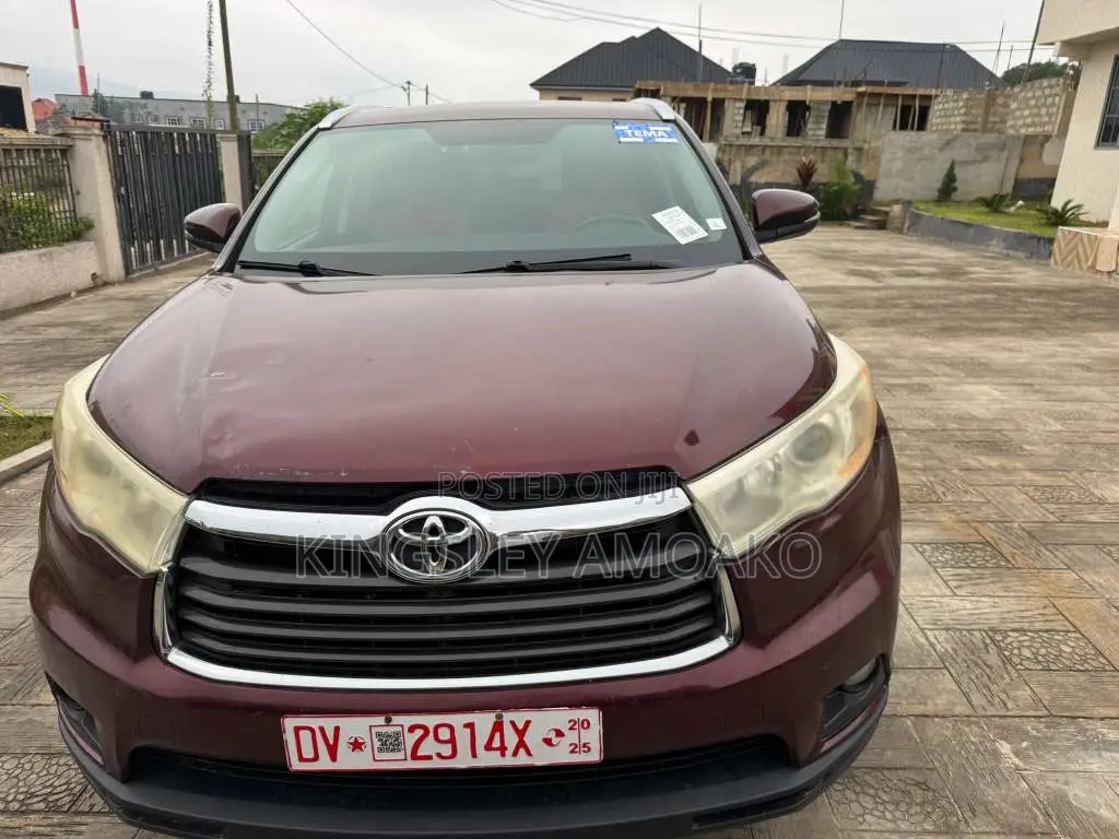 Toyota Highlander XLE 4dr SUV AWD (3.5L 6cyl 6A) 2014 Beige