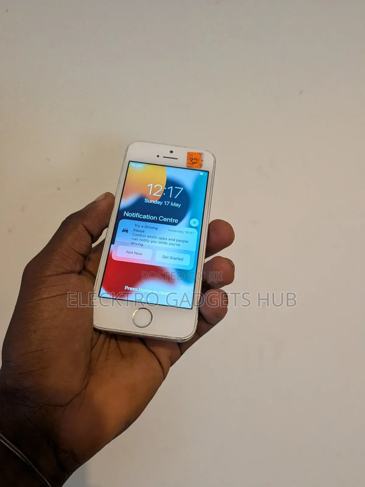Apple iPhone SE 32 GB Gray