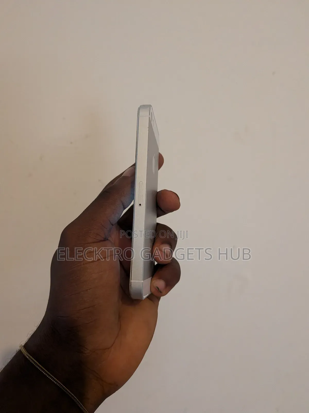 Apple iPhone SE 32 GB Gray