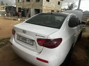 Hyundai Elantra 2010 White