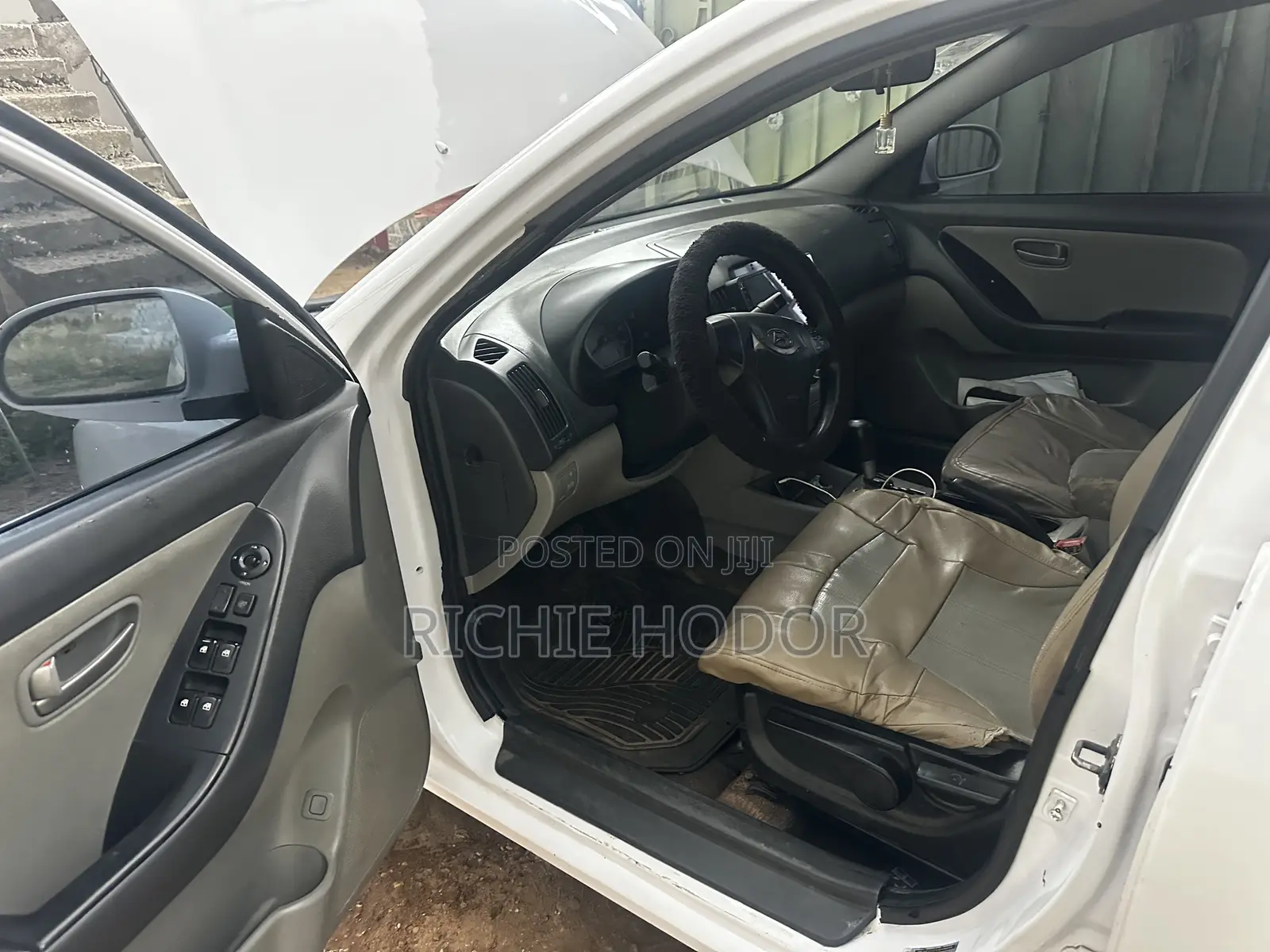 Hyundai Elantra 2010 White