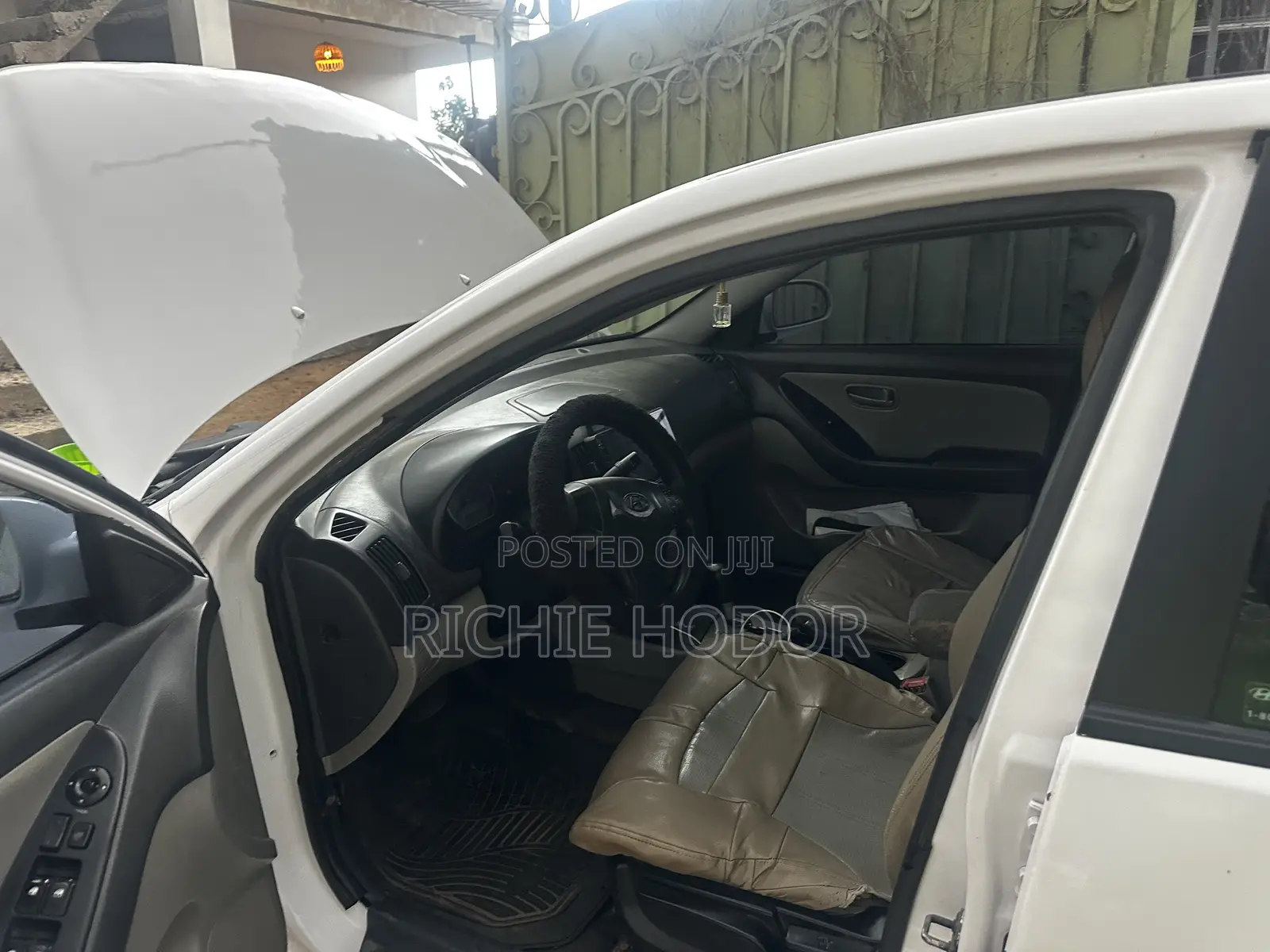 Hyundai Elantra 2010 White