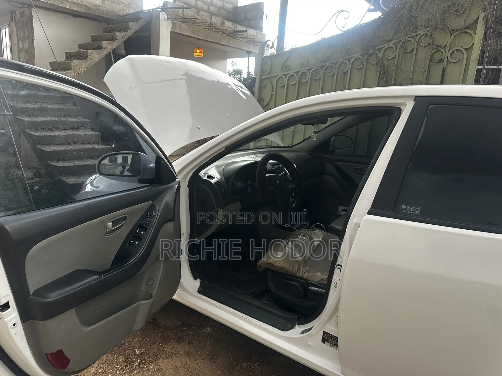 Hyundai Elantra 2010 White