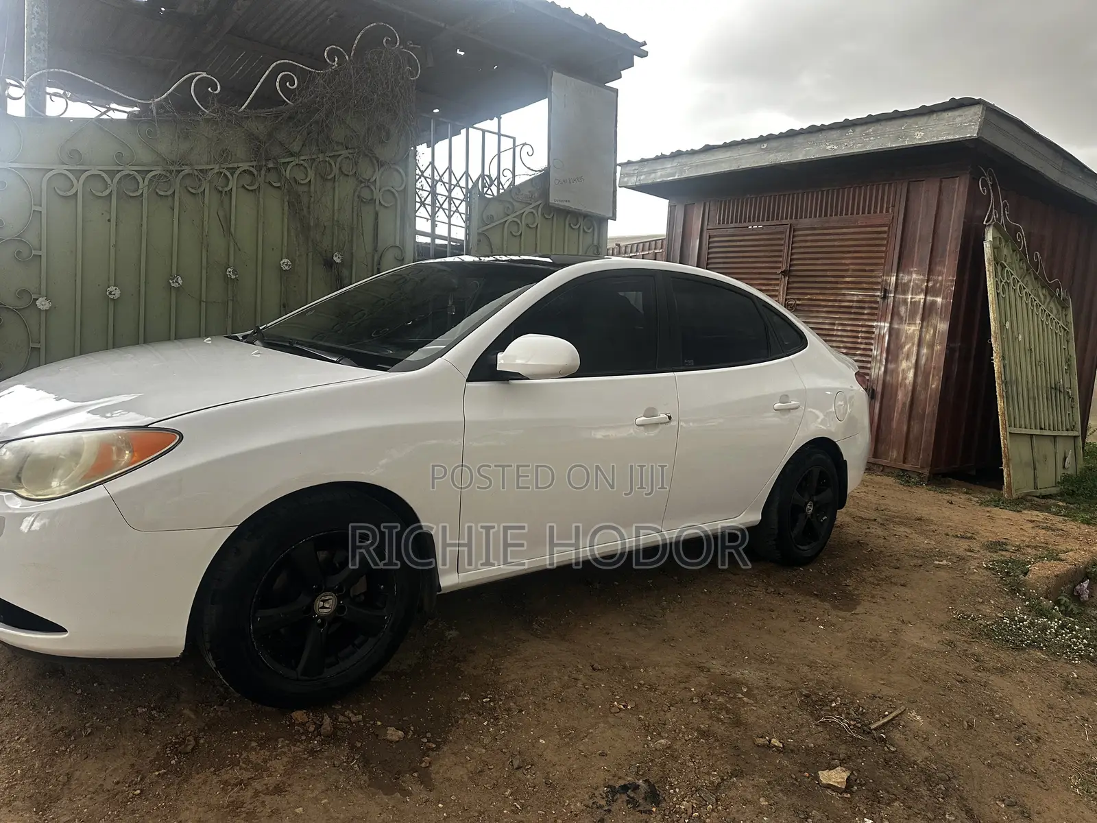 Hyundai Elantra 2010 White