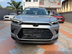Toyota Highlander 2024 Silver