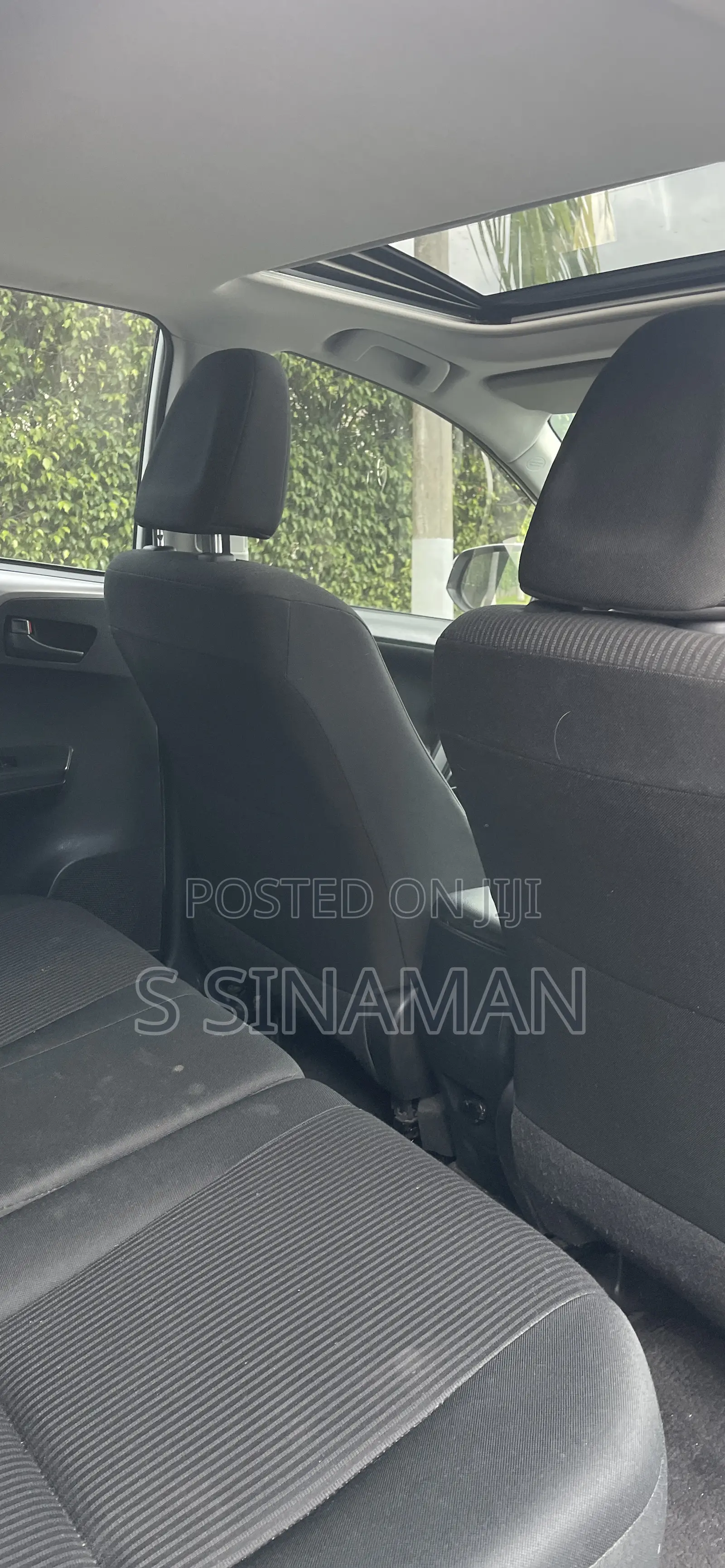 Toyota RAV4 LE AWD 2019 White
