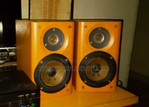 Studio Monitor Speaker With Preamp Machine