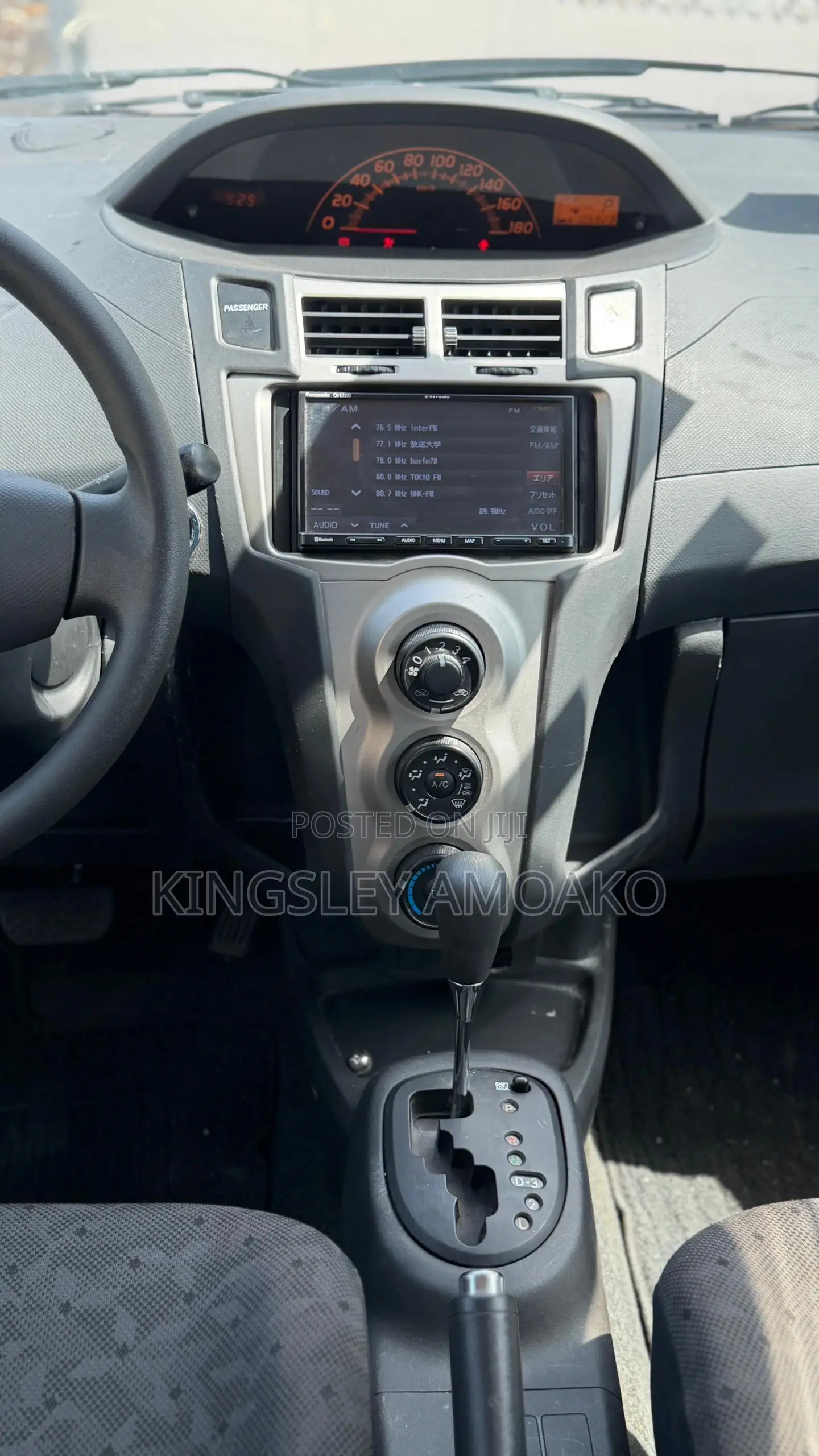 Toyota Vitz 1.0 FWD 3dr 2010 Gray