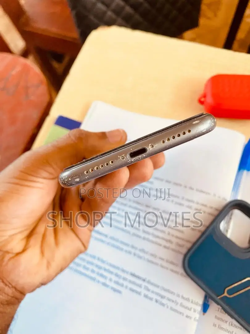 Apple iPhone 11 64 GB Black