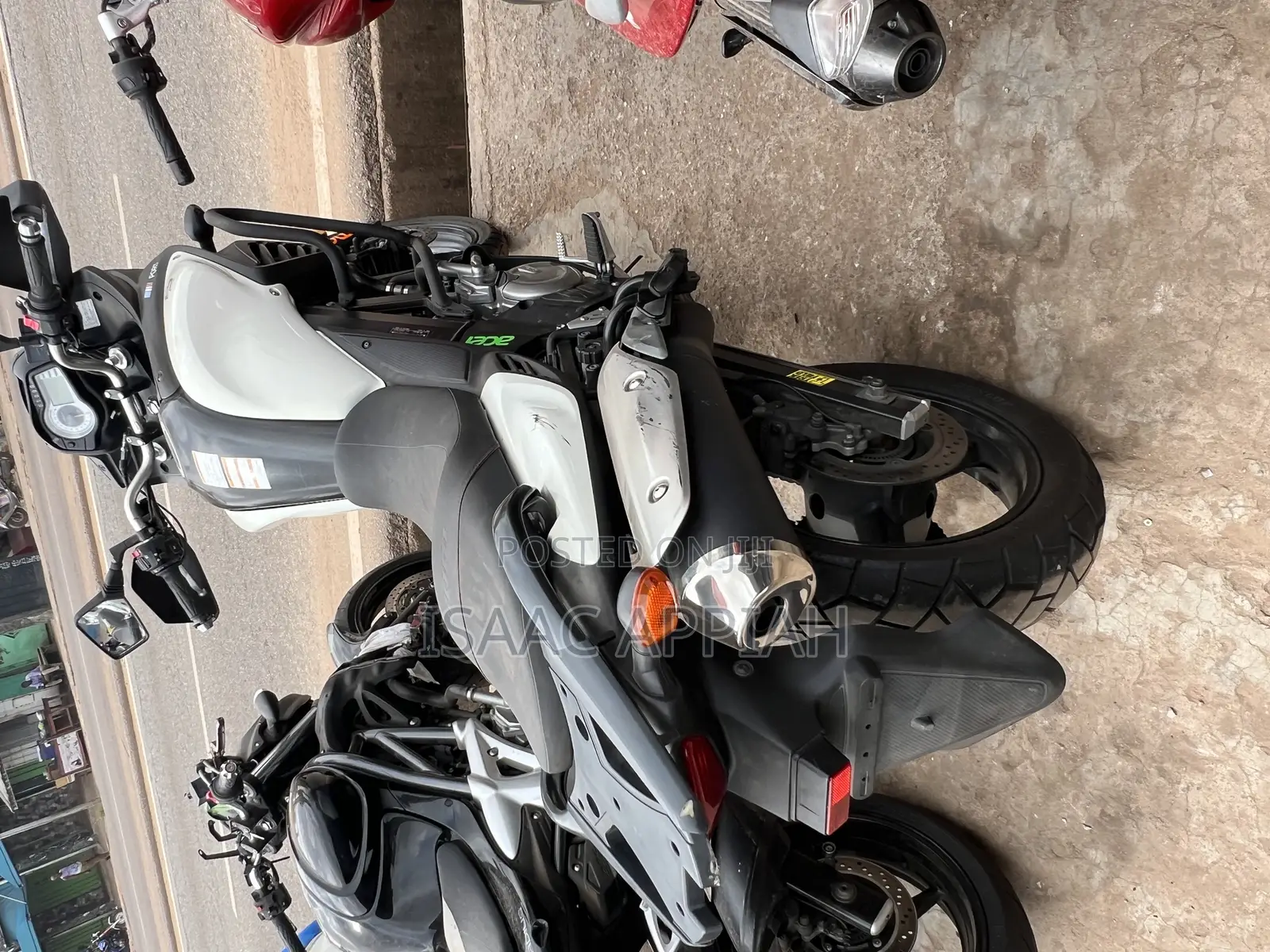 Suzuki V-Strom 2015 White