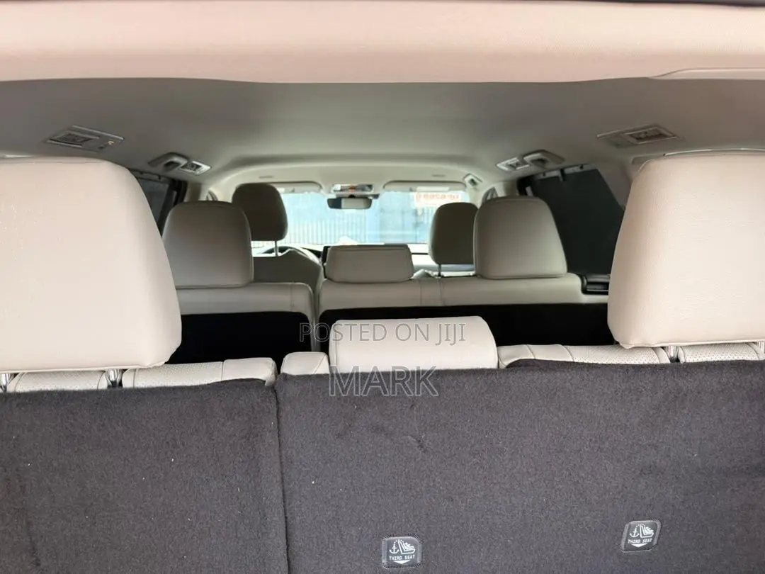 Toyota Highlander 2024 Silver