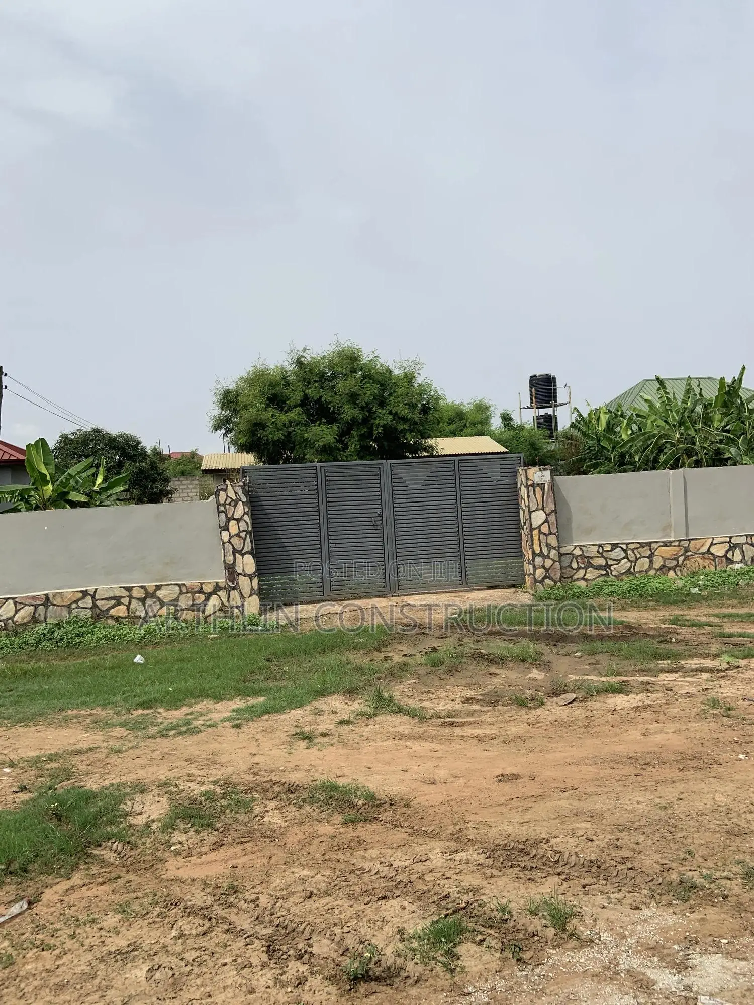 14bdrm Villa in New Legon for sale