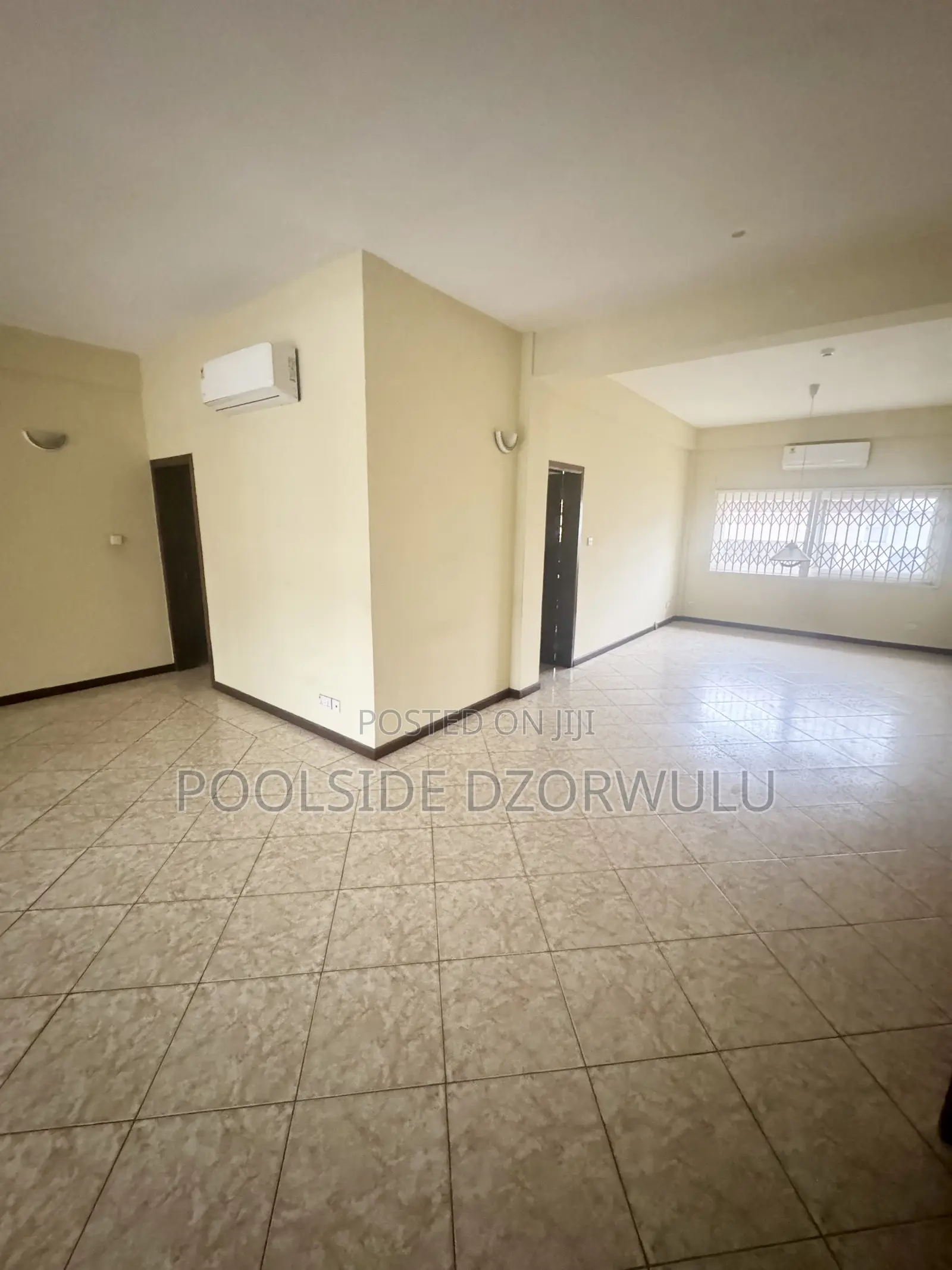 3bdrm Apartment in Pickmix Residential, Shopping Arcade Area for rent
