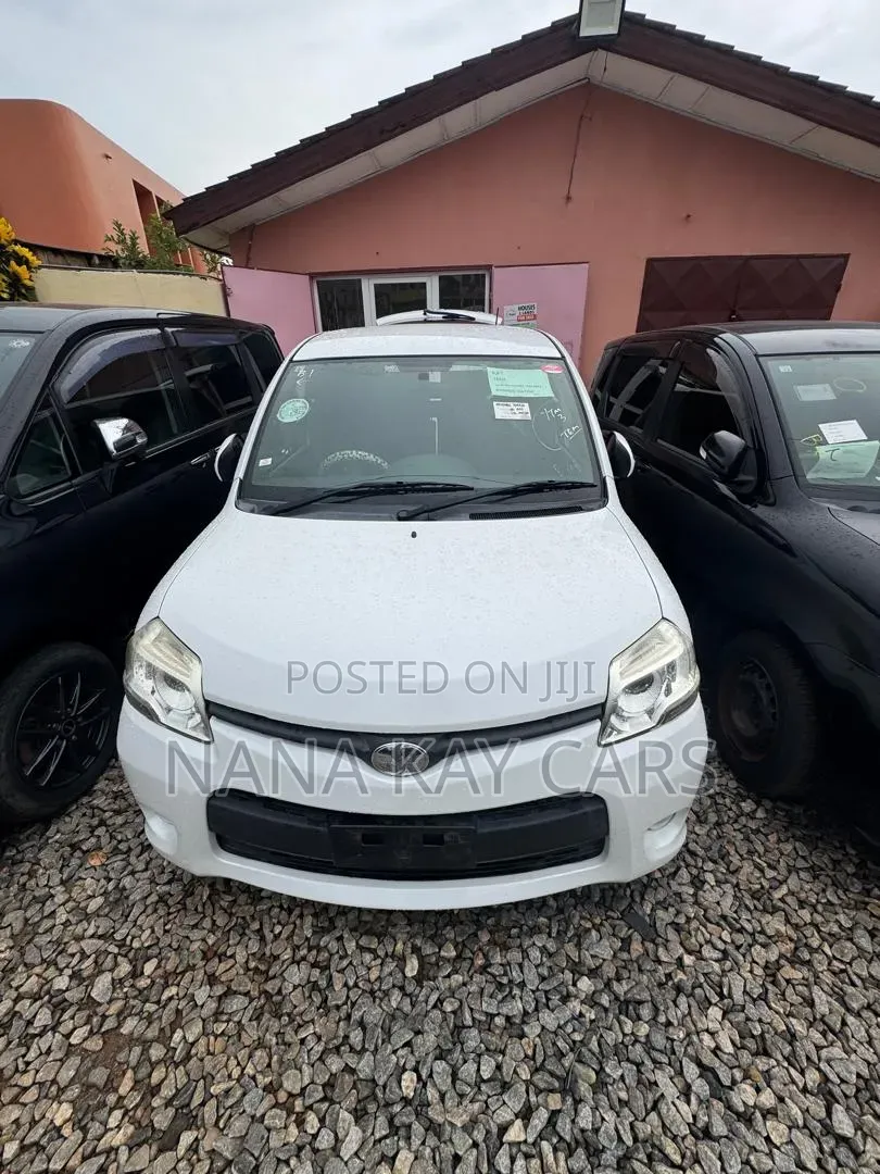 Toyota Sienta 1.5 AWD 2015 White