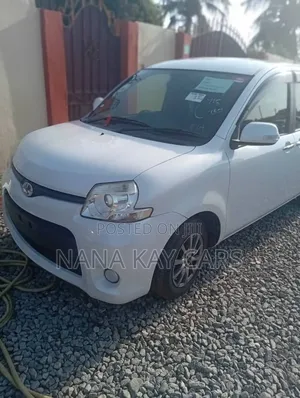 Toyota Sienta 1.5 AWD 2015 White