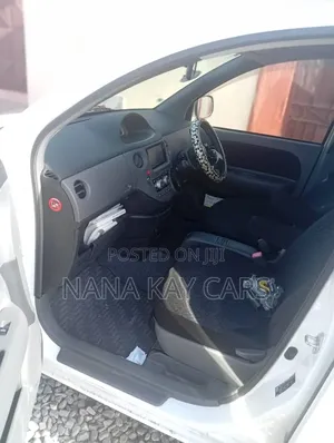 Toyota Sienta 1.5 AWD 2015 White
