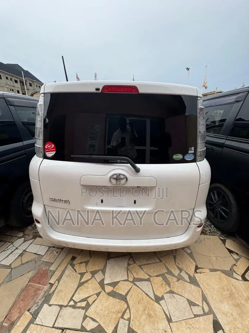 Toyota Sienta 1.5 AWD 2015 White