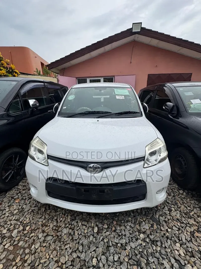 Toyota Sienta 1.5 AWD 2015 White