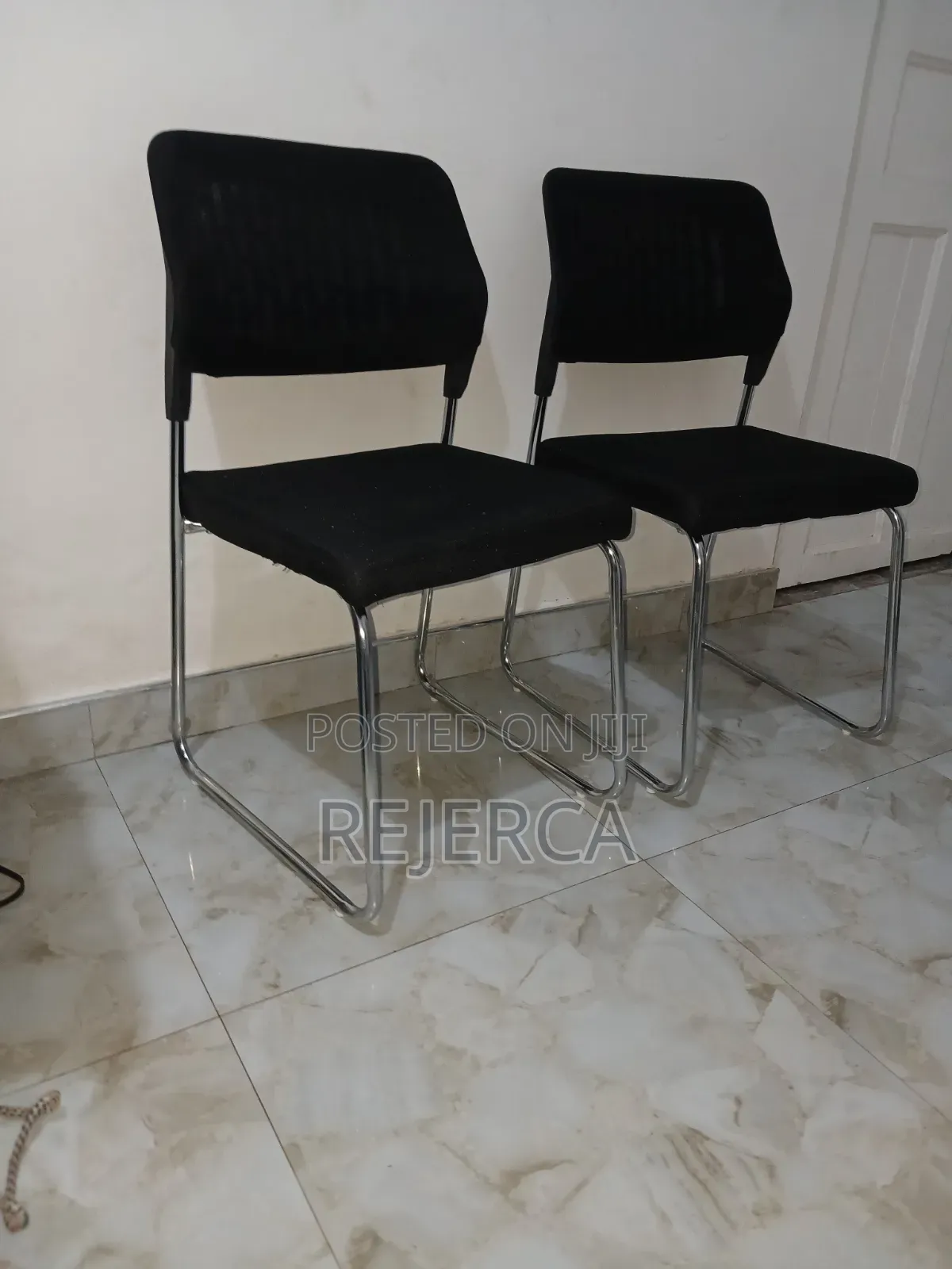 Affordable Visitors Chair