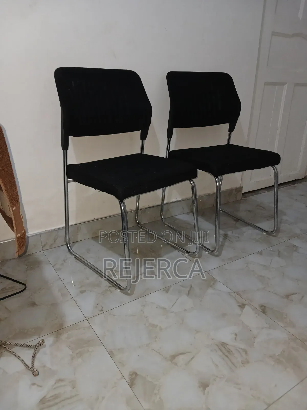 Affordable Visitors Chair
